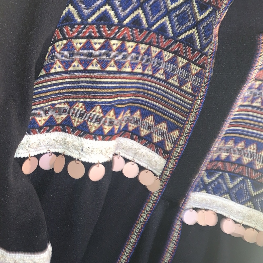 Embroidered jacket - Picture 3 of 6